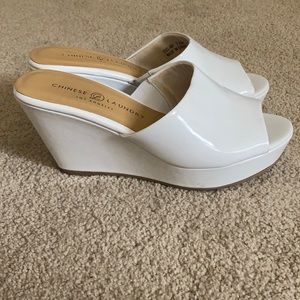 WHITE WEDGES